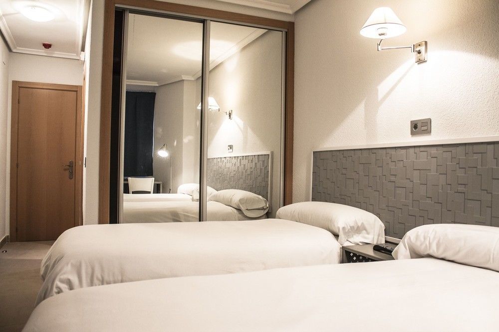 Hotel Alda Centro Паленсия Экстерьер фото